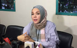  Dewi Sandra Berharap Bisa Safari Keliling Masjid di Indonesia